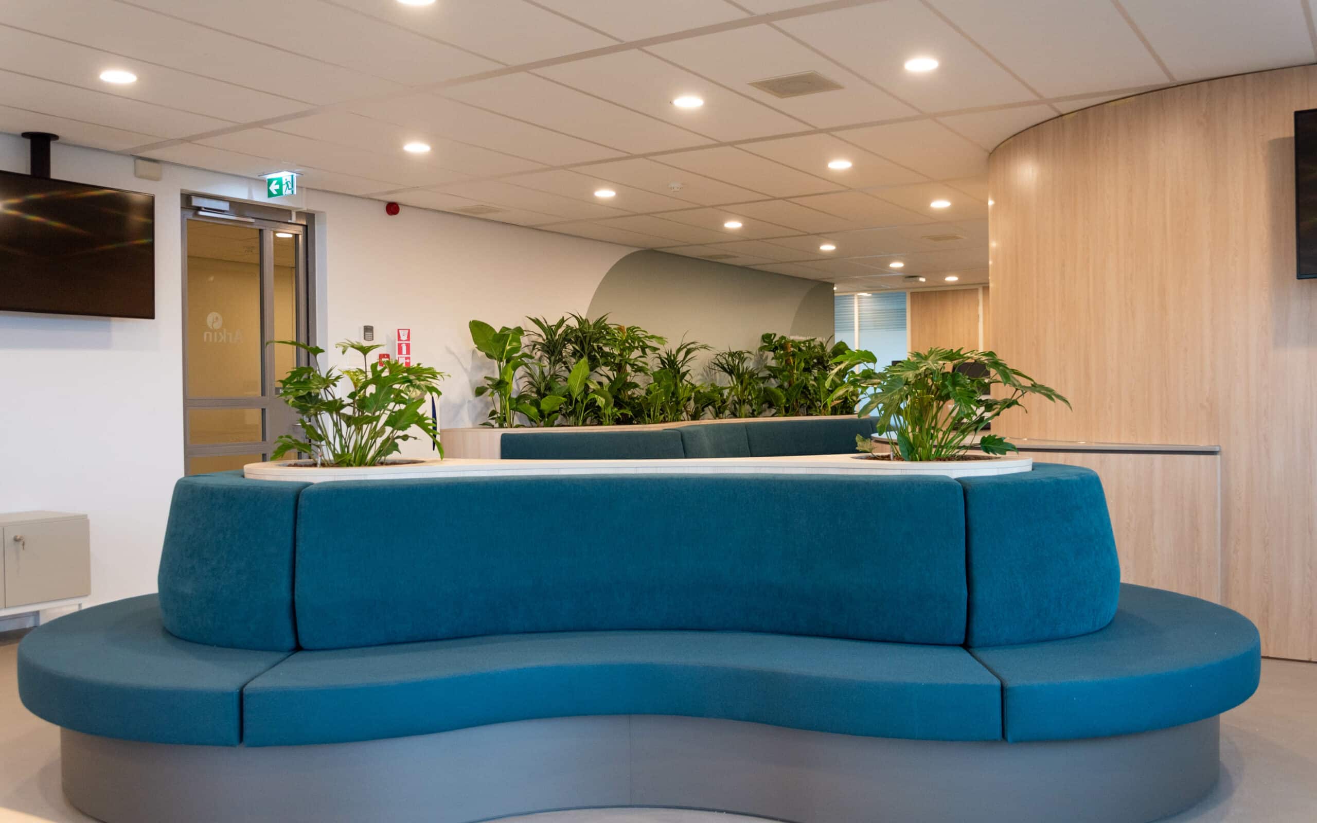 Gevariëerde beplanting in meubel bij Arkin (17)
