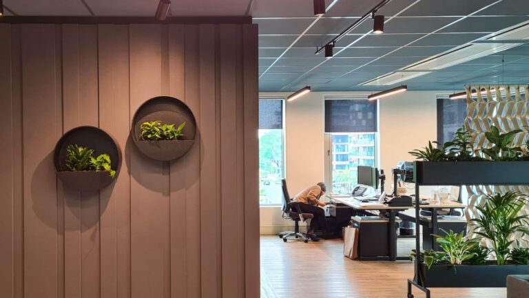 Nieuwe Interieurbeplanting bij levering Altera Vastgoed