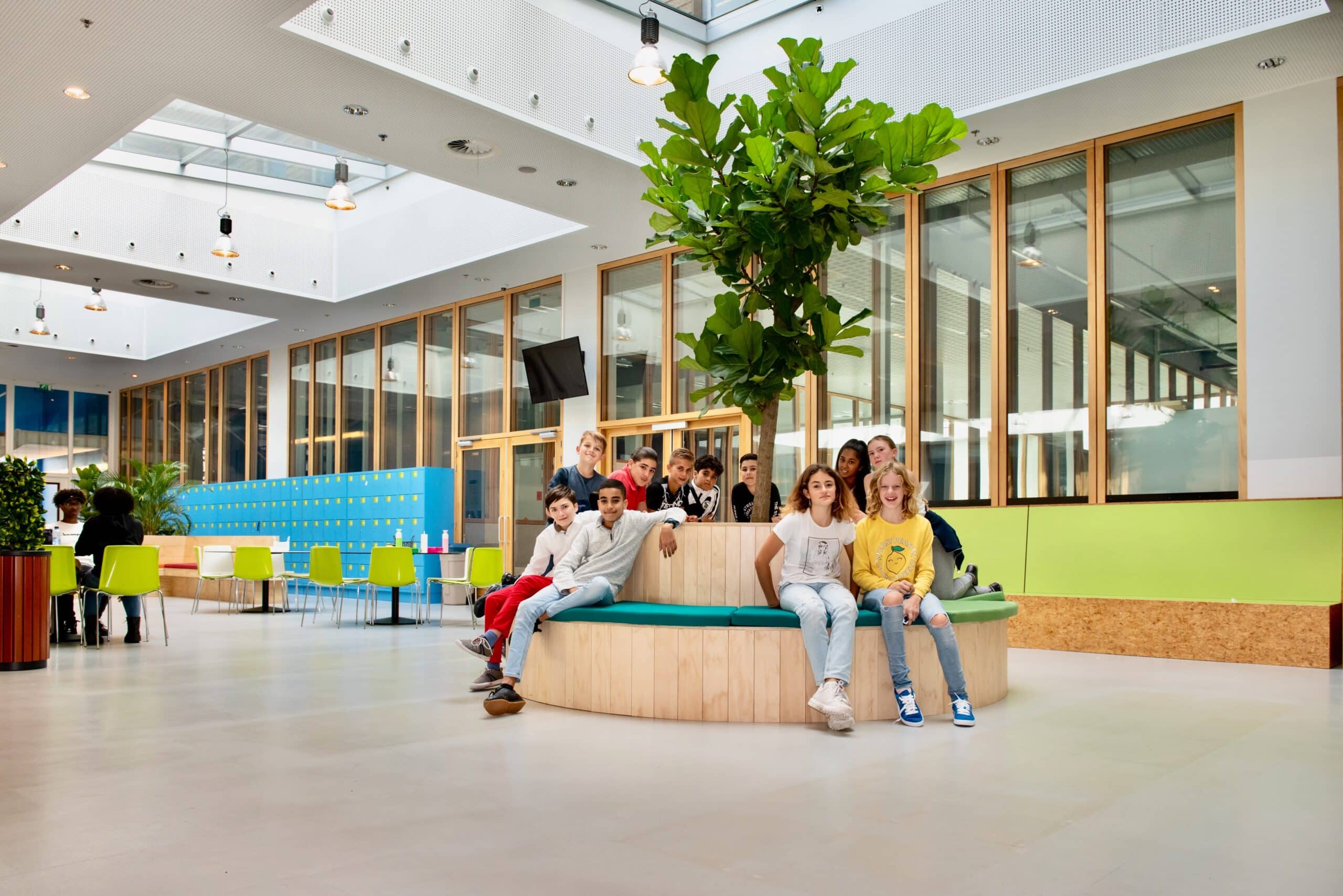 Interieurbeplanting bij Montfort College in Rotterdam.